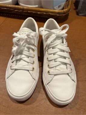 Keds White Leather Lace-Up Sneakers with Gold Eyelets - Size 8